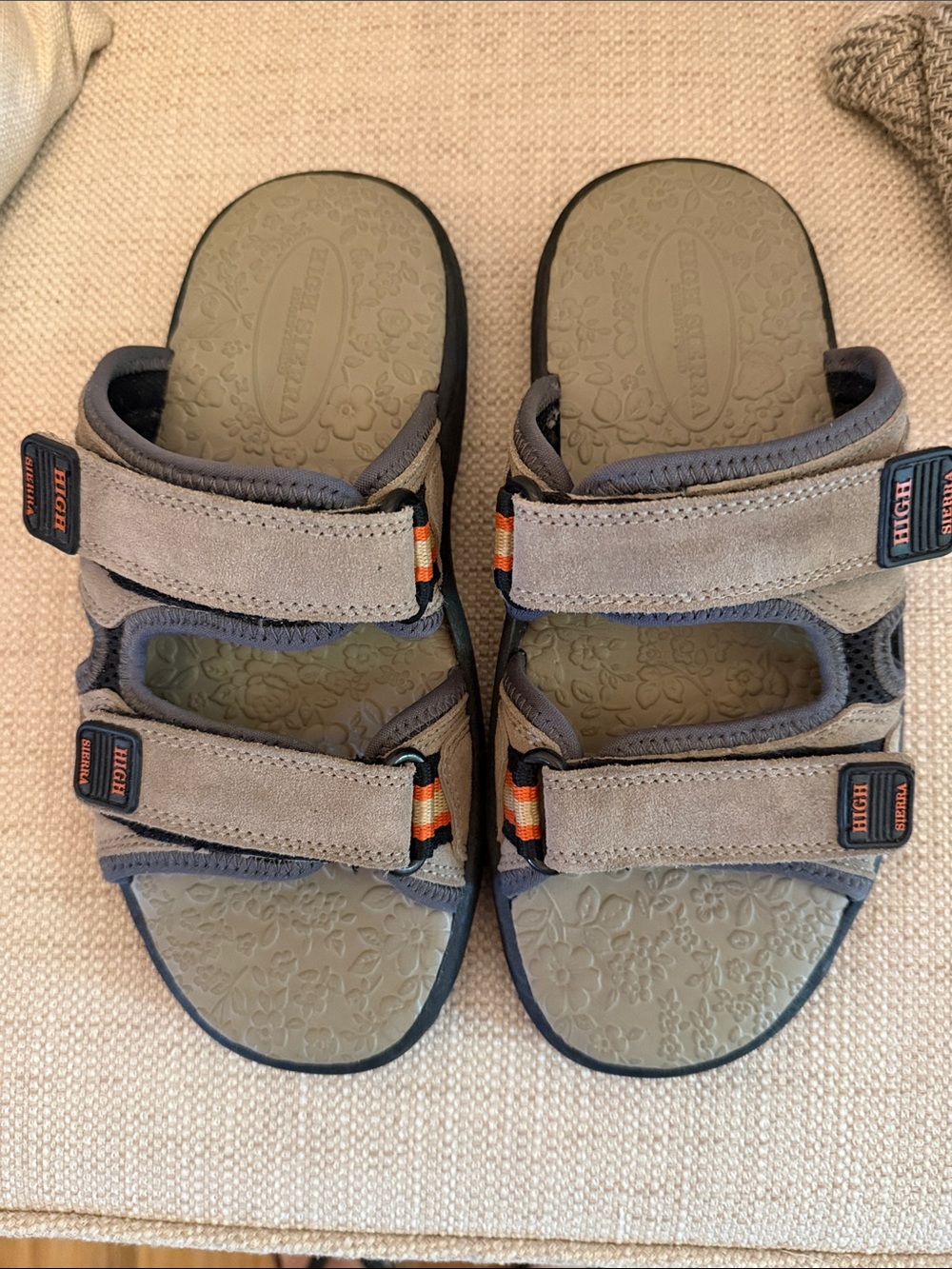 Like New Ladies Sz 9 High Sierra Gray Suede Double-Strap Sandals with Orange